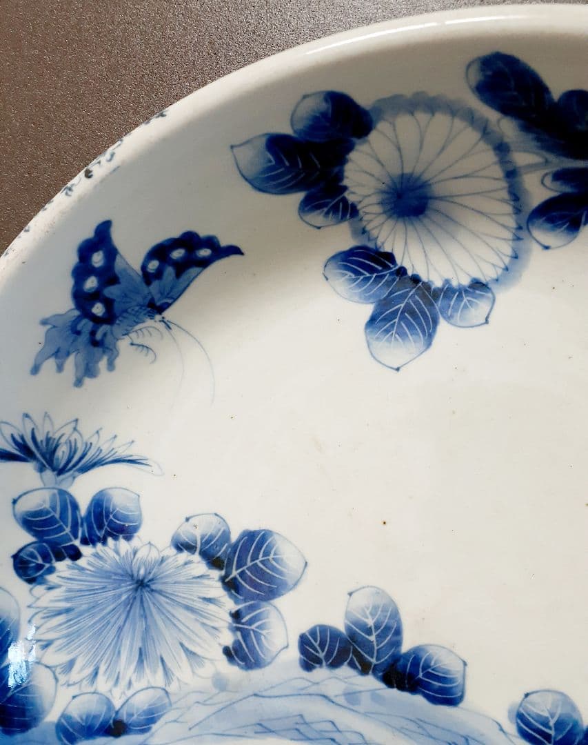 【大名品】江戸末期～明治初期　古伊万里　染付　菊花に蝶の図　特大38.1cm大鉢