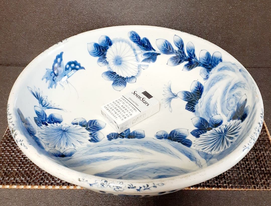 【大名品】江戸末期～明治初期　古伊万里　染付　菊花に蝶の図　特大38.1cm大鉢
