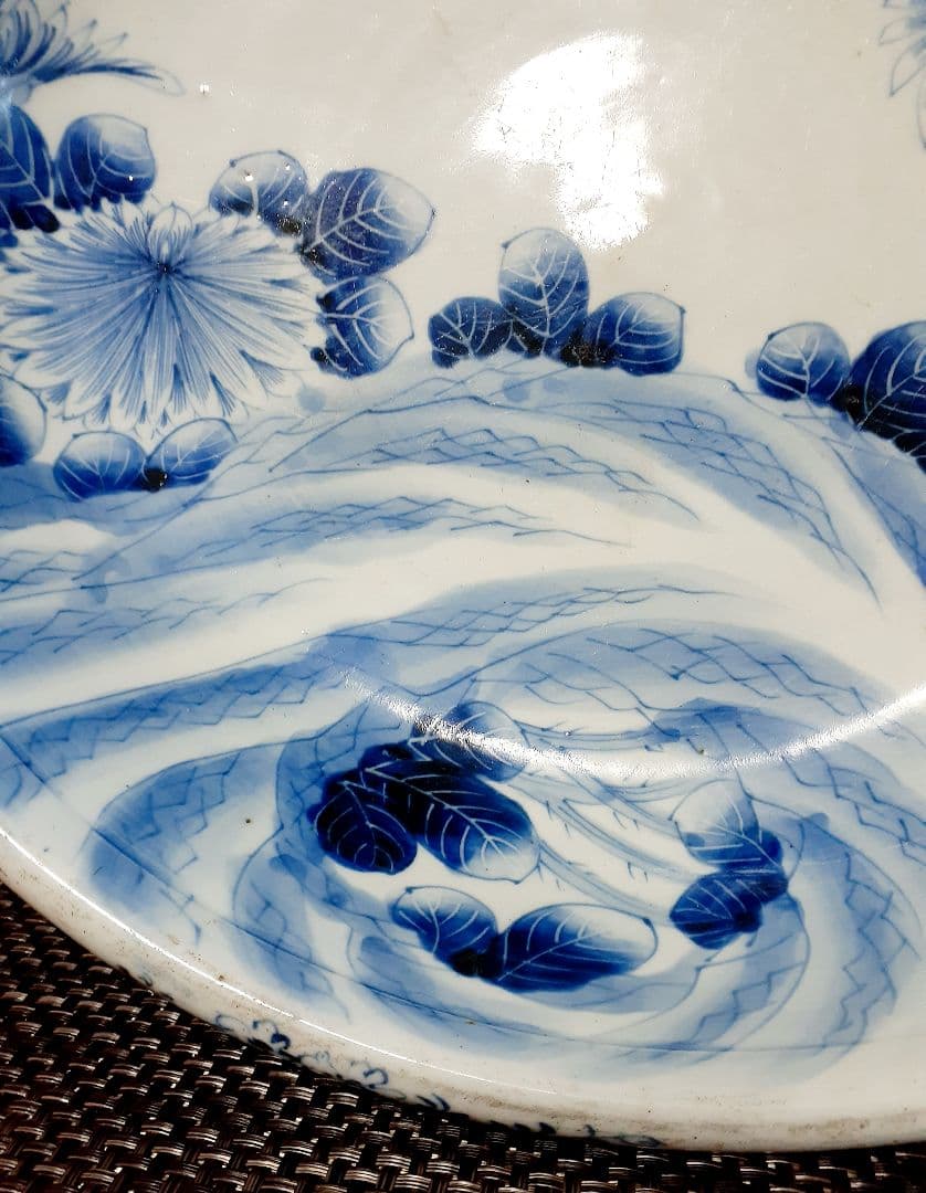 【大名品】江戸末期～明治初期　古伊万里　染付　菊花に蝶の図　特大38.1cm大鉢