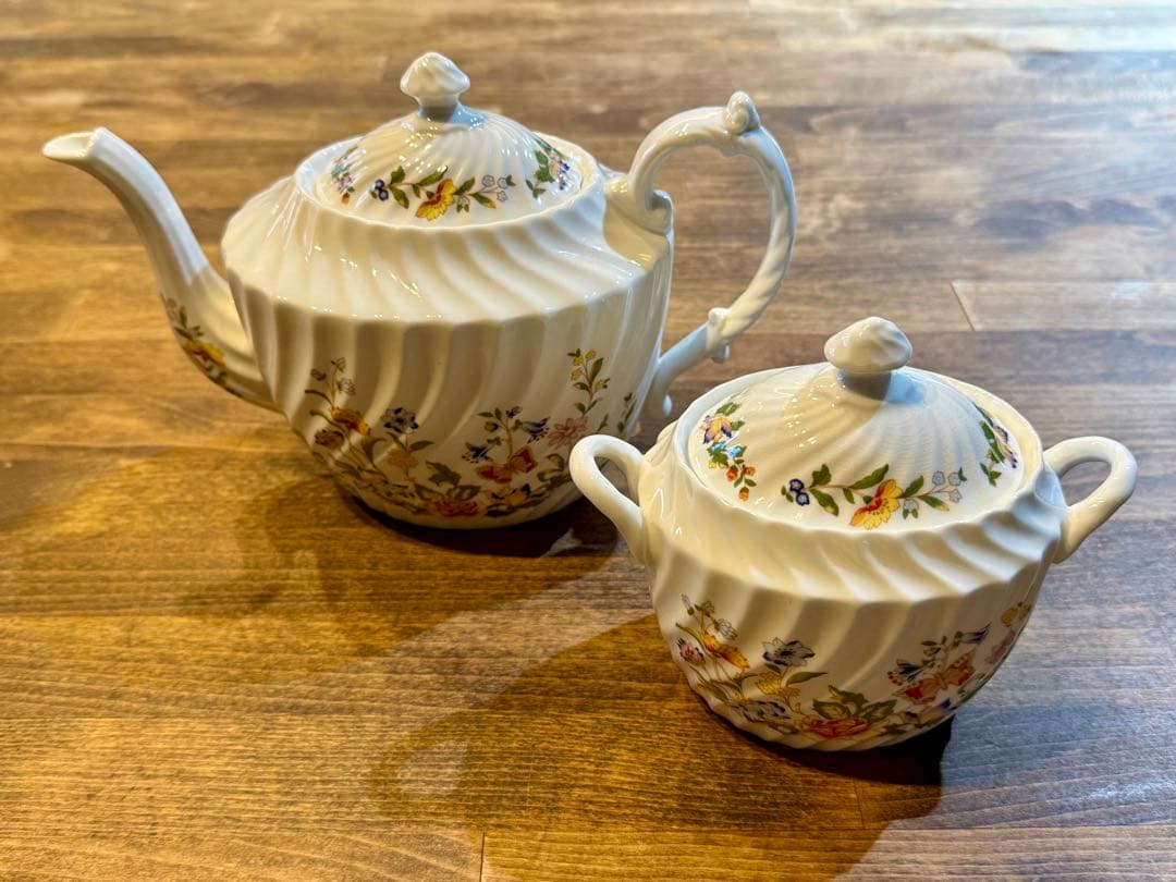 【お値下げしました】英国エインズレイ社製　テーブルウェア