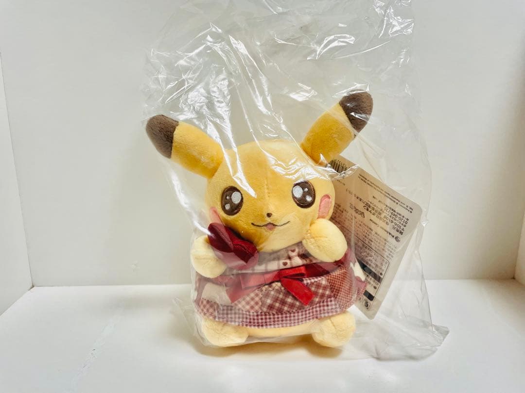 ポケモンセンター限定Pikachu's Sweet Delivery まとめ売り - メルカリ
