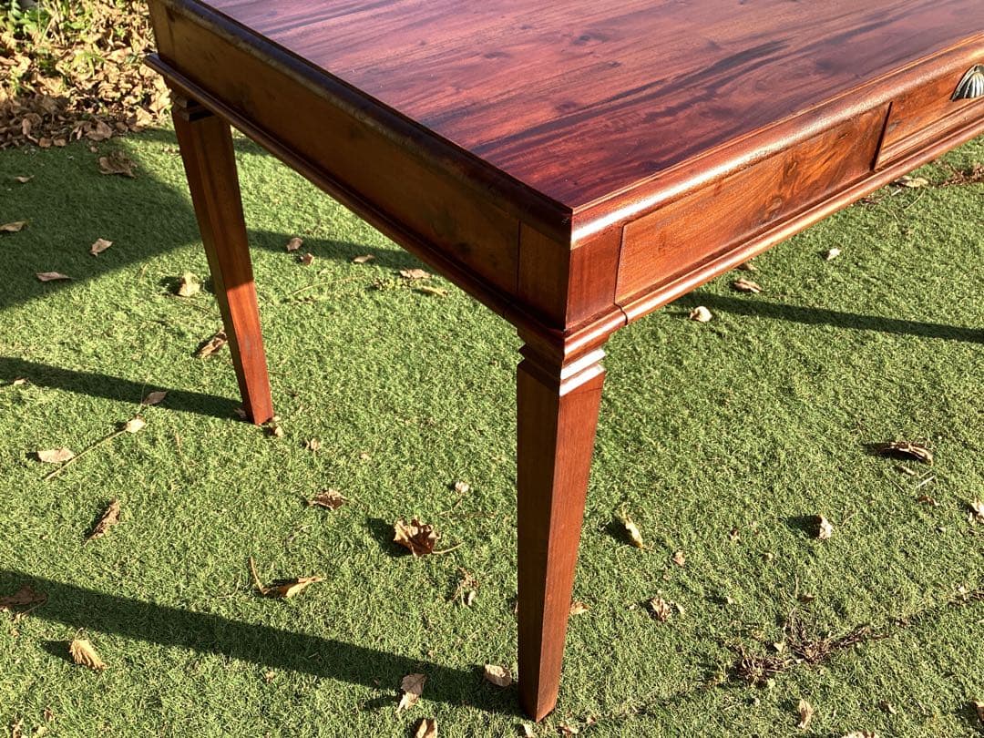 [梅村千恵美] アンティーク調　ダイニングテーブル　マホガニー