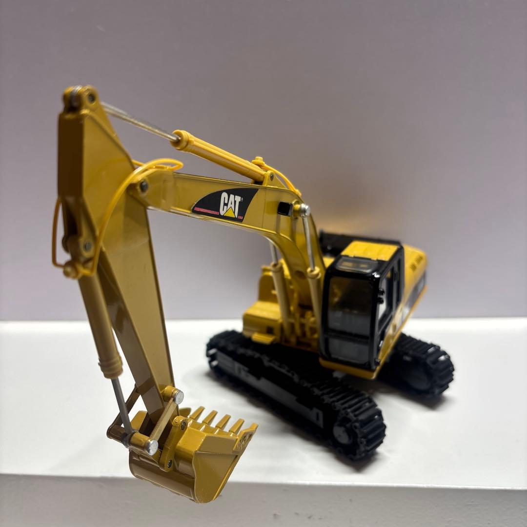【1/40】CAT 320D ミニチュア重機