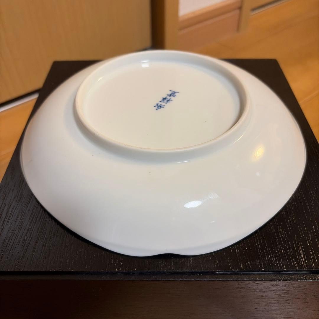 青地花柄八角形皿