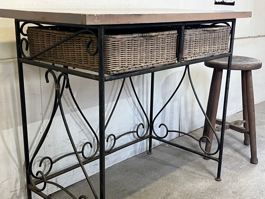 あ**様 古い鉄枠の机 ラタン引出し作業台 レトロテーブル