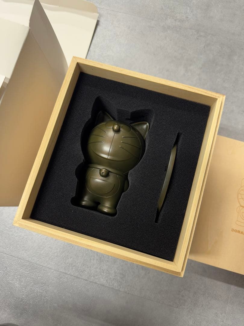 ドラえもん GANSO DORAEMON Bronze Sculpture 新品