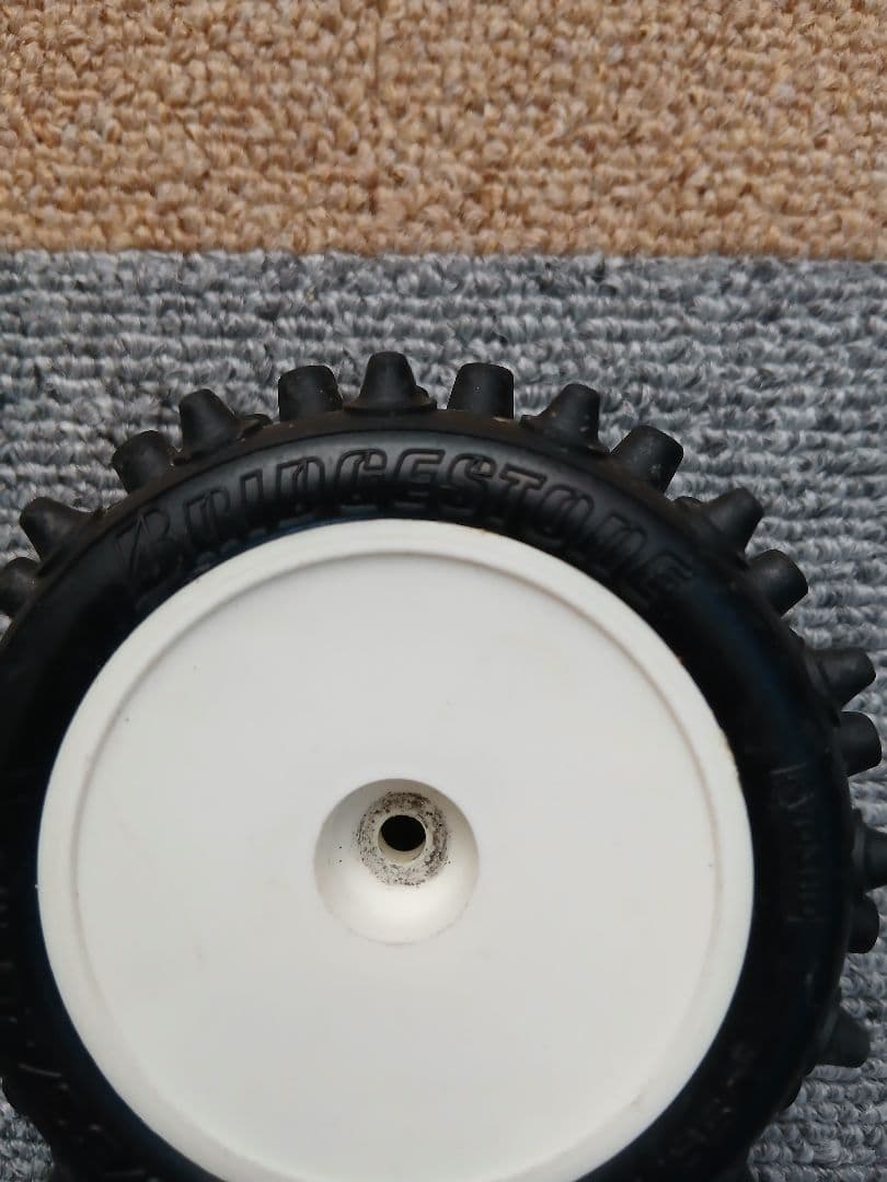 【当時物・美品】京商(Kyosho) ブリヂストン スパイクタイヤ 4本セット