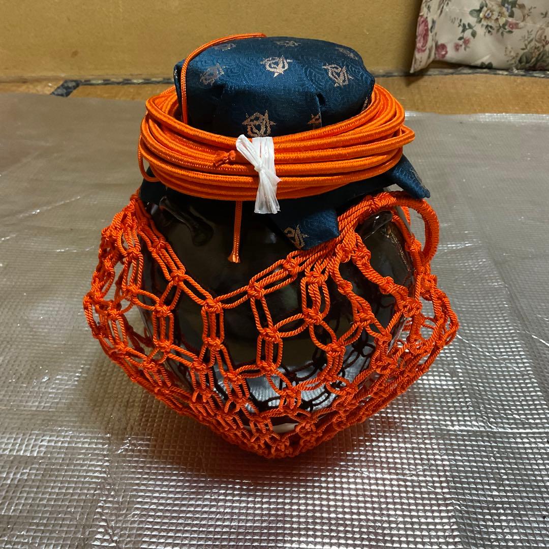 焼物／飾り壺。平安窯。「草山」【新品　未使用　箱付き　網糸飾り付き】