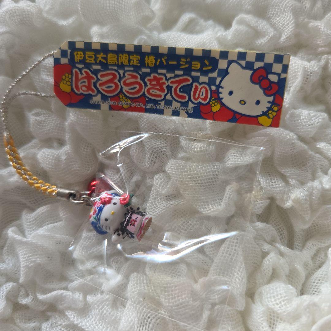 ご当地キティ 伊豆大島限定 椿バージョン - メルカリ