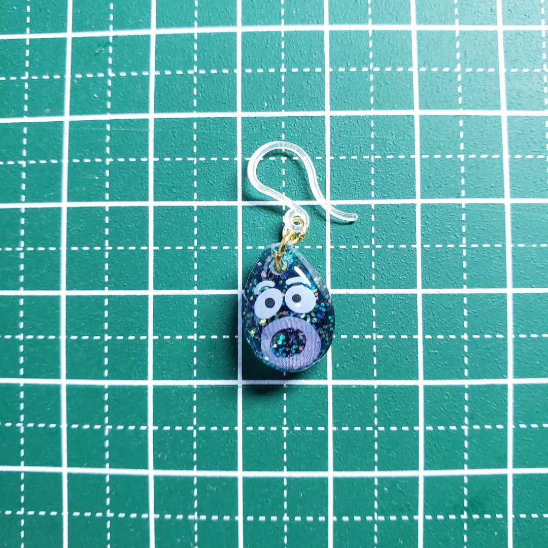 No.1566-B　キャラクター☆くちびるモンスター☆レジン☆ピアス・イヤリング