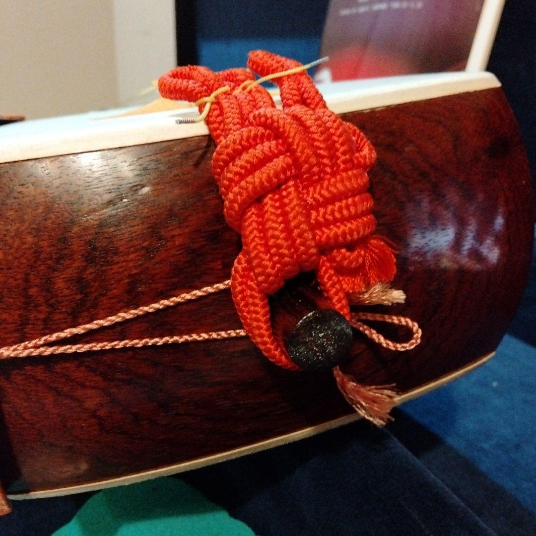 美品　三味線 本体　2.6cm ケース付き