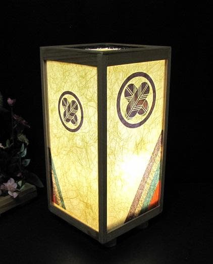 和紙の温り＝「丸に違い鷹の羽」／2本組／LED・檜枠造・フイルム加工・軽量／