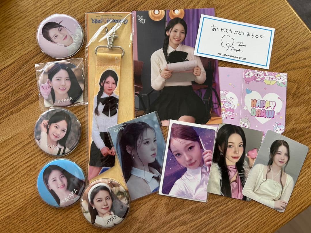 NiziU アヤカ まとめ売り 缶バッジ トレカ - メルカリ