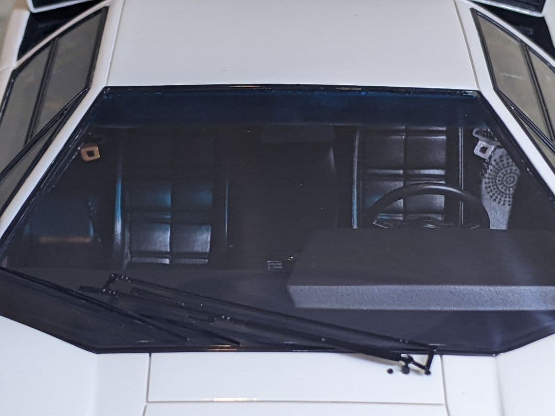 1/18 メイクアップ IDEA カウンタックLP5000S 1982