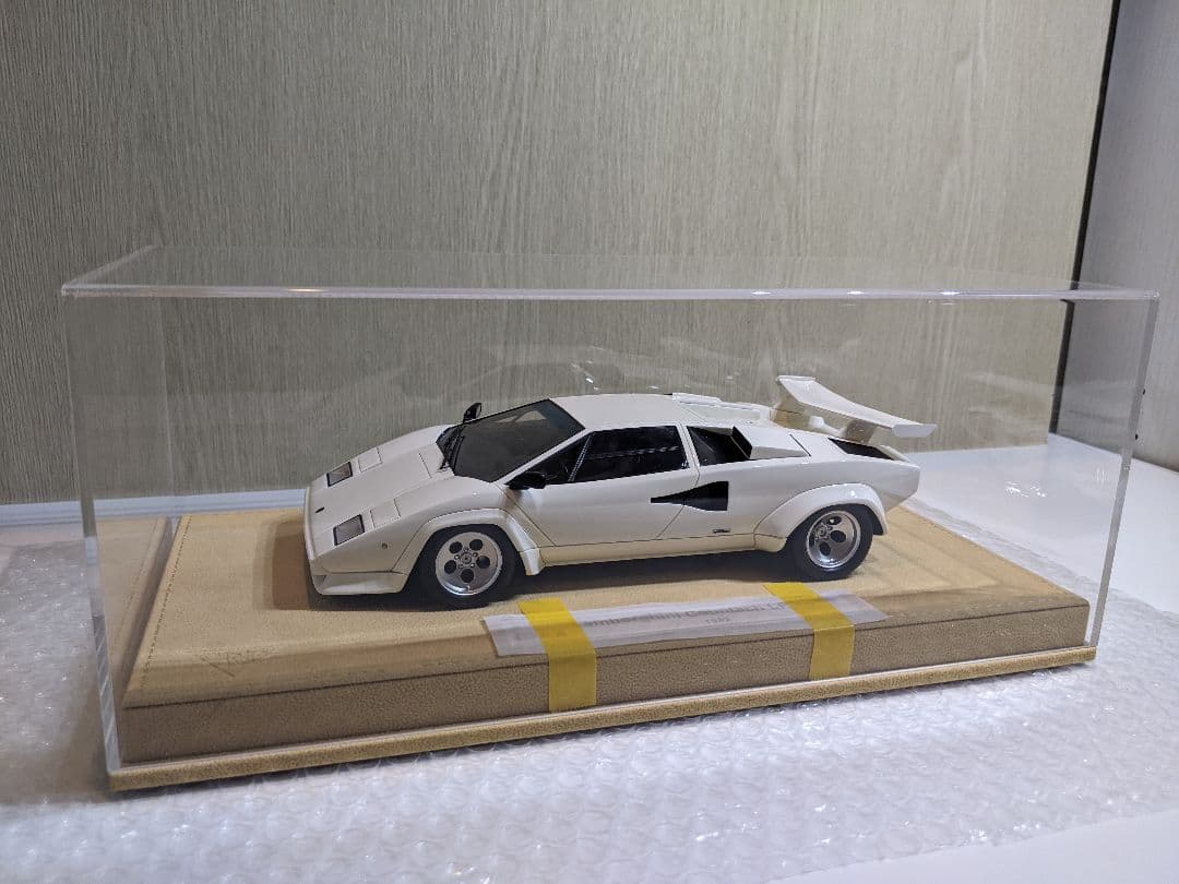 1/18 メイクアップ IDEA カウンタックLP5000S 1982