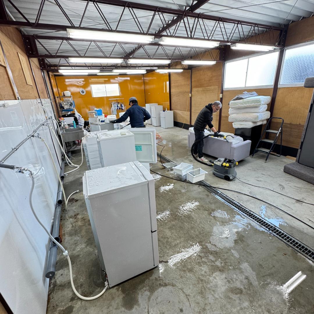 東京23区送料無料　超美品ミラー チェスト 展示ハウスで使用　未使用