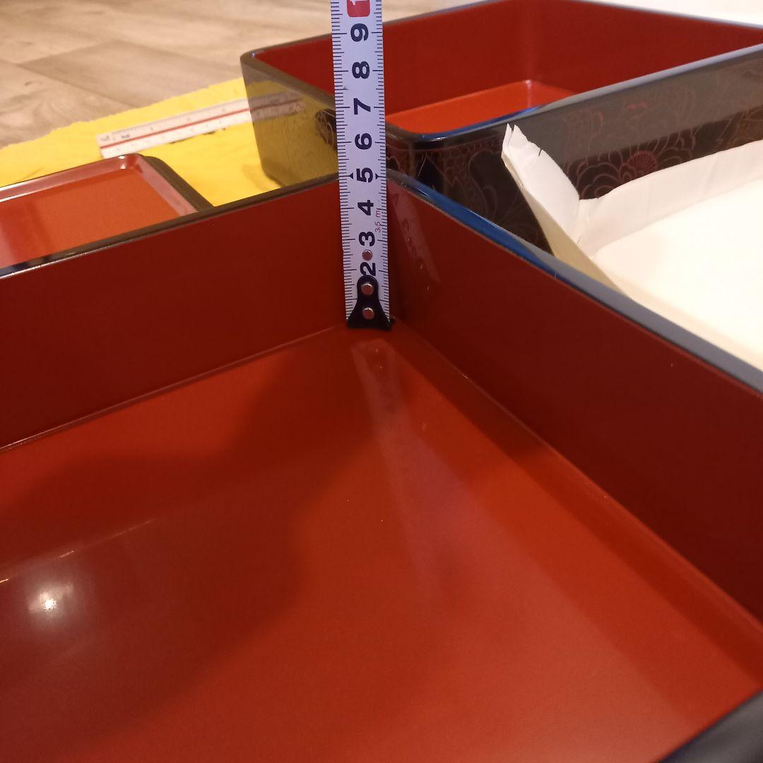 【送料込み】輪島塗　二段重　重箱　牡丹唐草沈朱