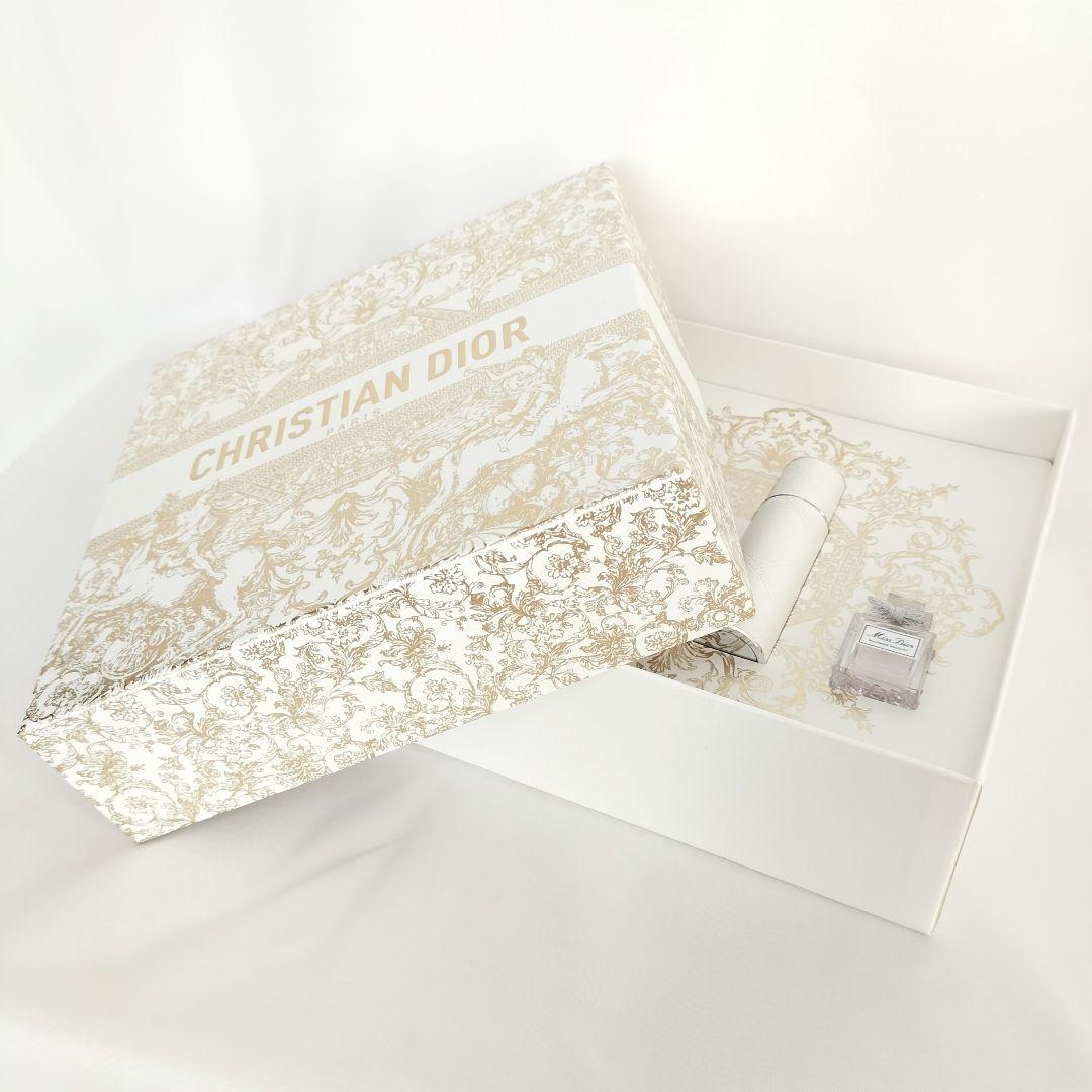 Dior】ホリデーギフトセット ブルーミングブーケ アトマイザー - メルカリ