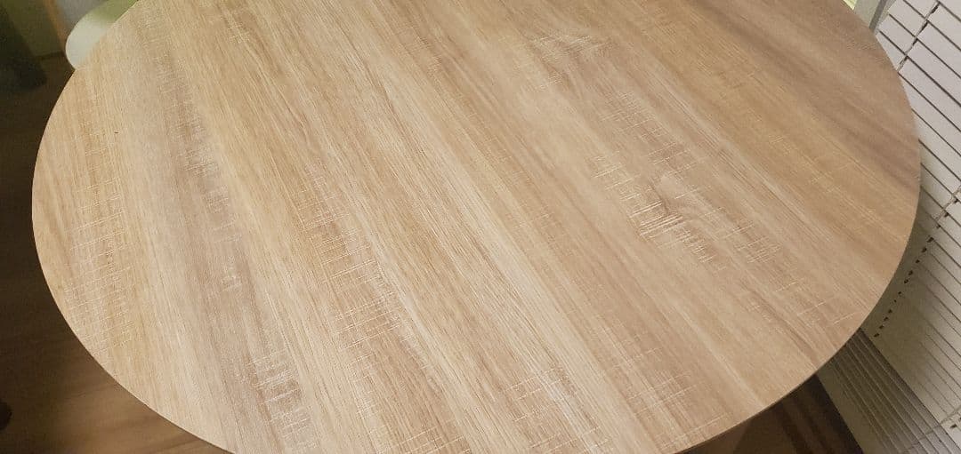 ラウンドテーブル／ラバーウッド