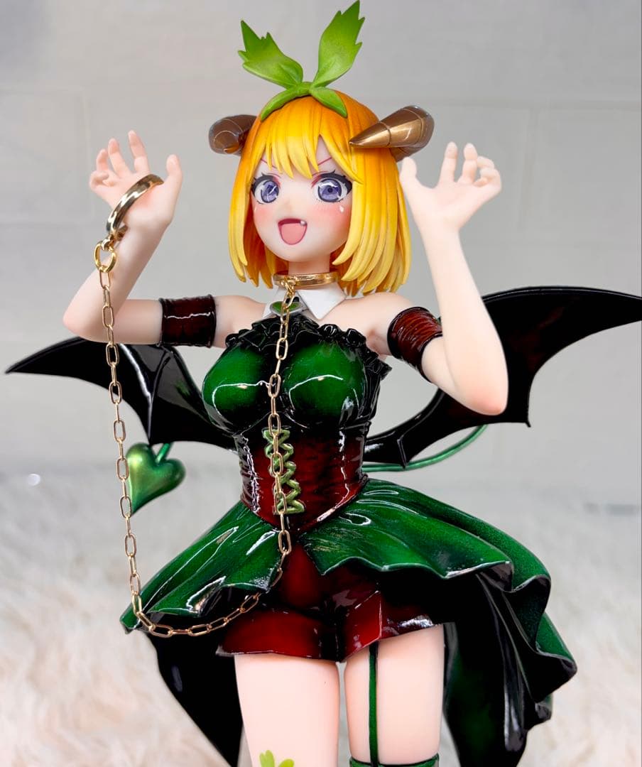 ぐ*す様 五等分の花嫁　中野四葉　フィギュア　リペイント　小悪魔ver ゴールド