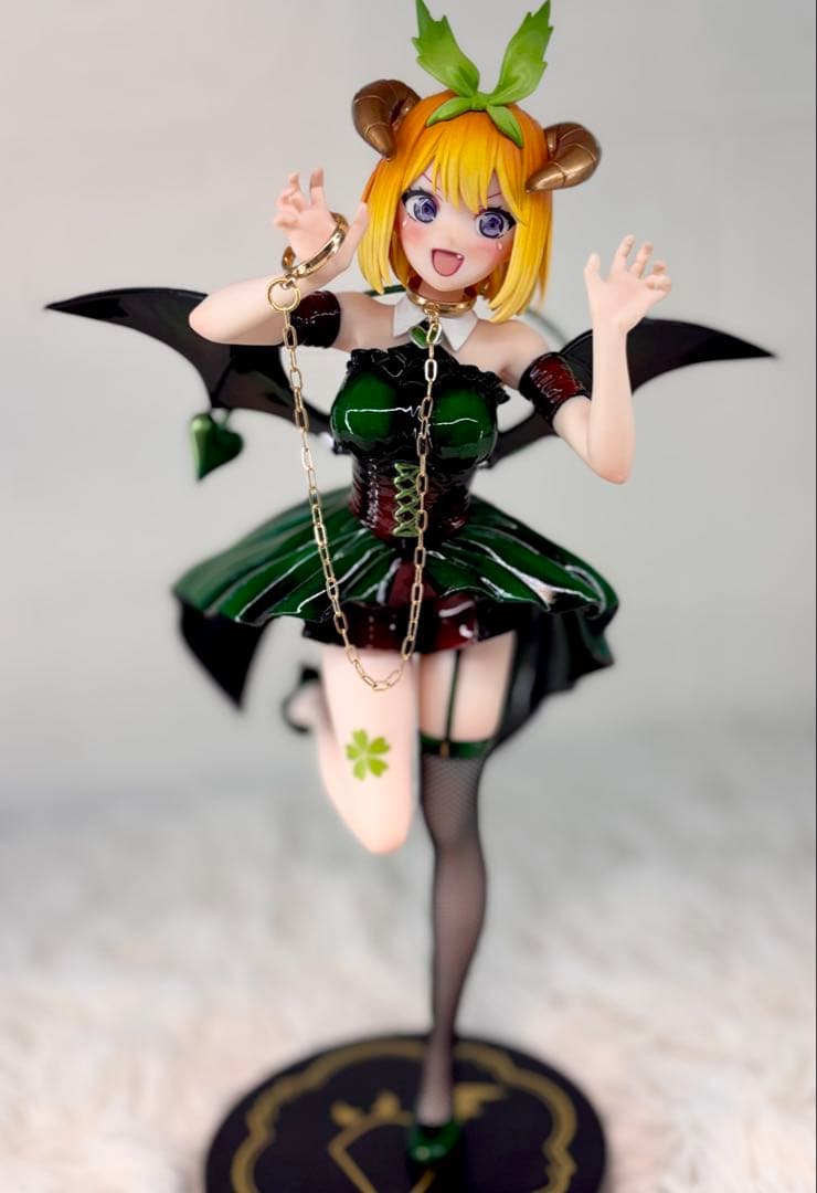 ぐ*す様 五等分の花嫁　中野四葉　フィギュア　リペイント　小悪魔ver ゴールド