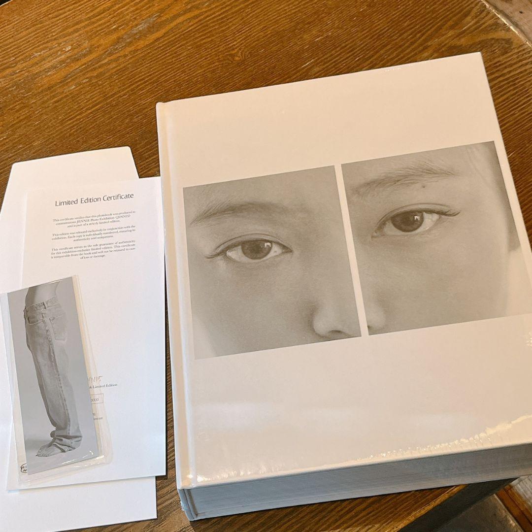 JENNIE 写真展 <J2NNI5> POPUP Photobook 特典 JENNIE 写真展 'J2NNI5' POP UP in 代官山 蔦屋書店(日本語案内
