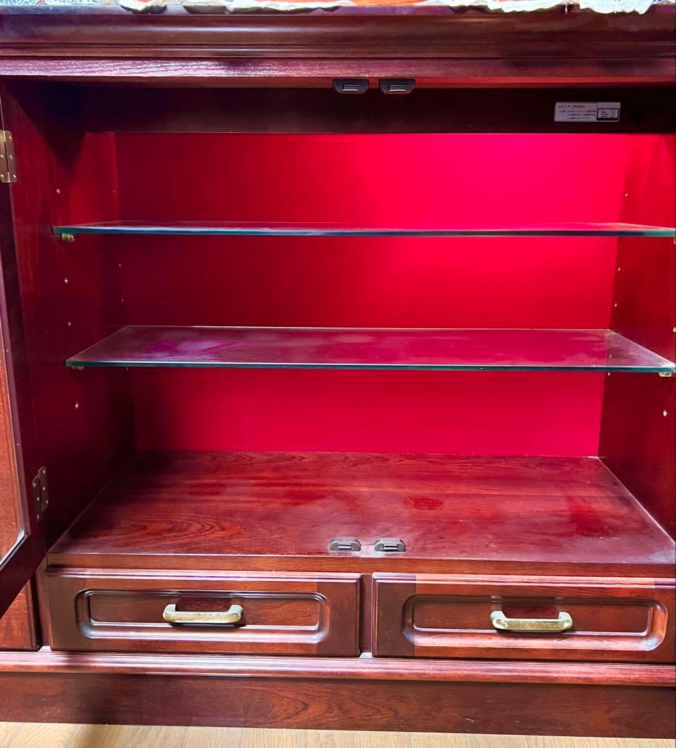 【最安値】木製3ドア・引き出し2つキャビネット ライト付き