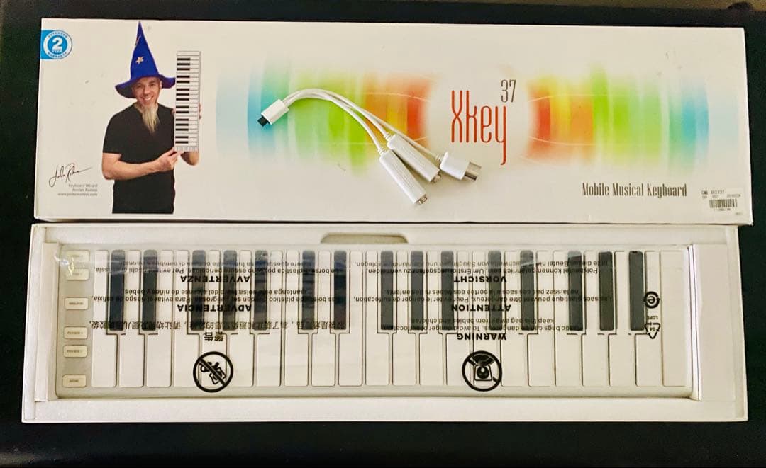 Xkey 37 モバイルミュージカルキーボード CME Xkey 37-key Mobile USB Keyboard Controller | Sweetwater