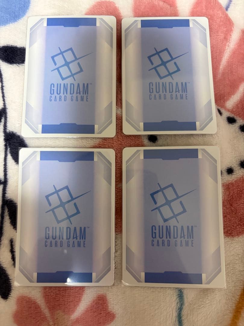 ヒイロ・ユイ ×4 プレミアムグッズセット ガンダムカードゲーム - メルカリ