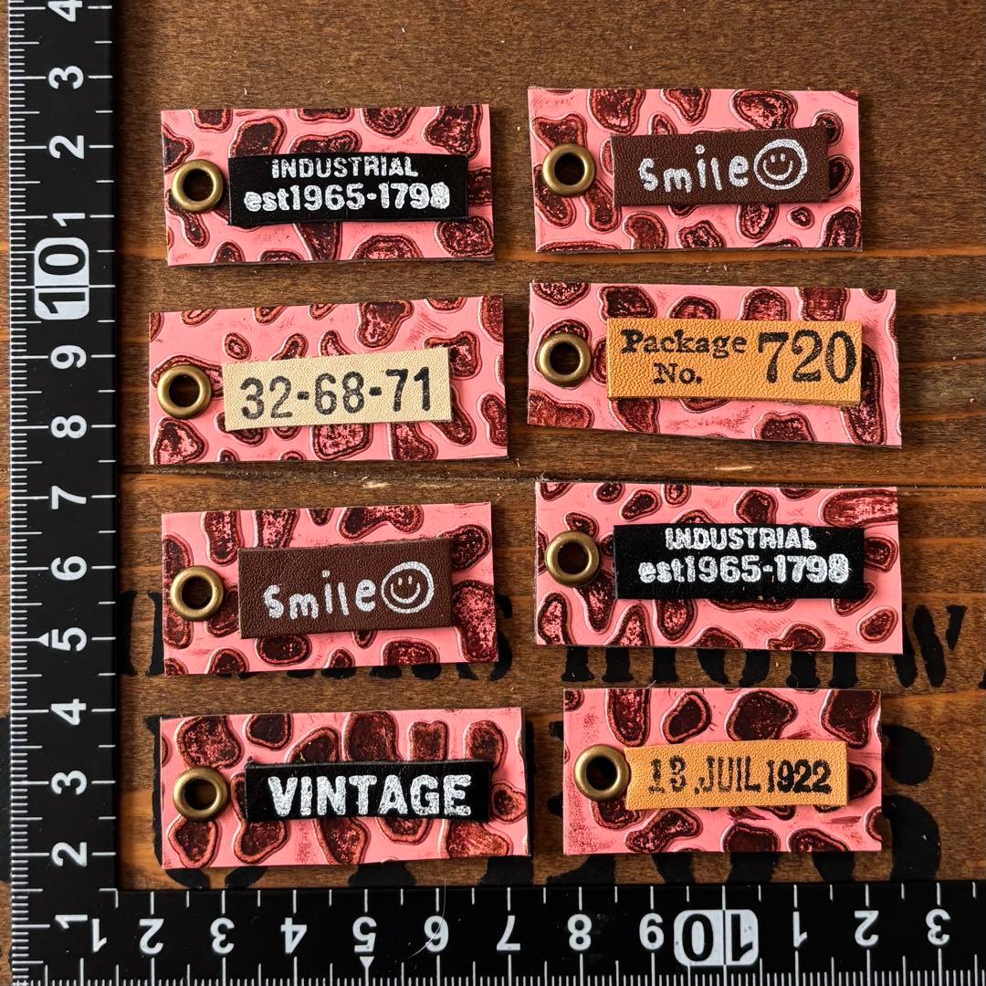 革タグレザータグ　レオパード柄タグピンク　ハトメ付き570