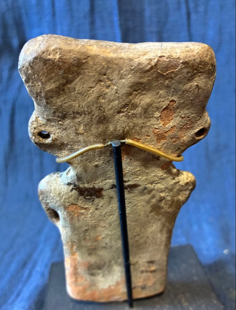 女性の土偶　発掘品　板状土偶　埴輪　縄文時代