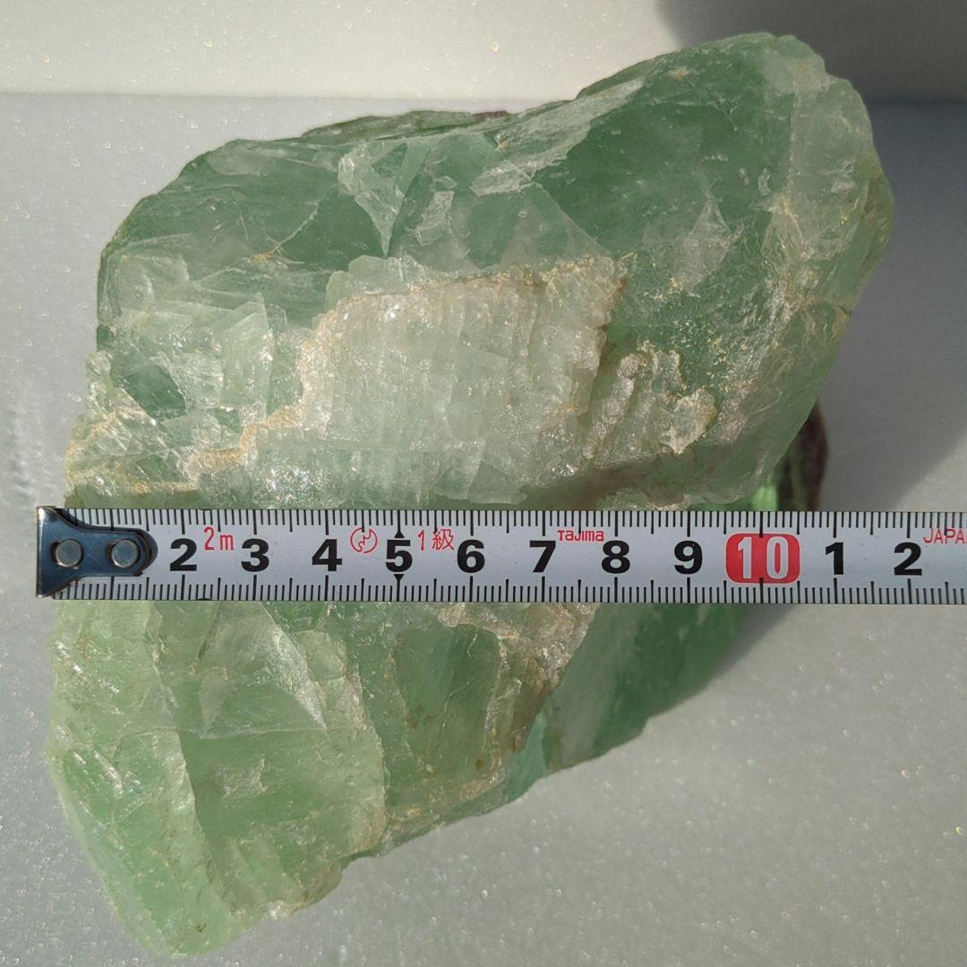 【年末特別セール60％OFF】大きなフローライト原石　パワーストーン　置物