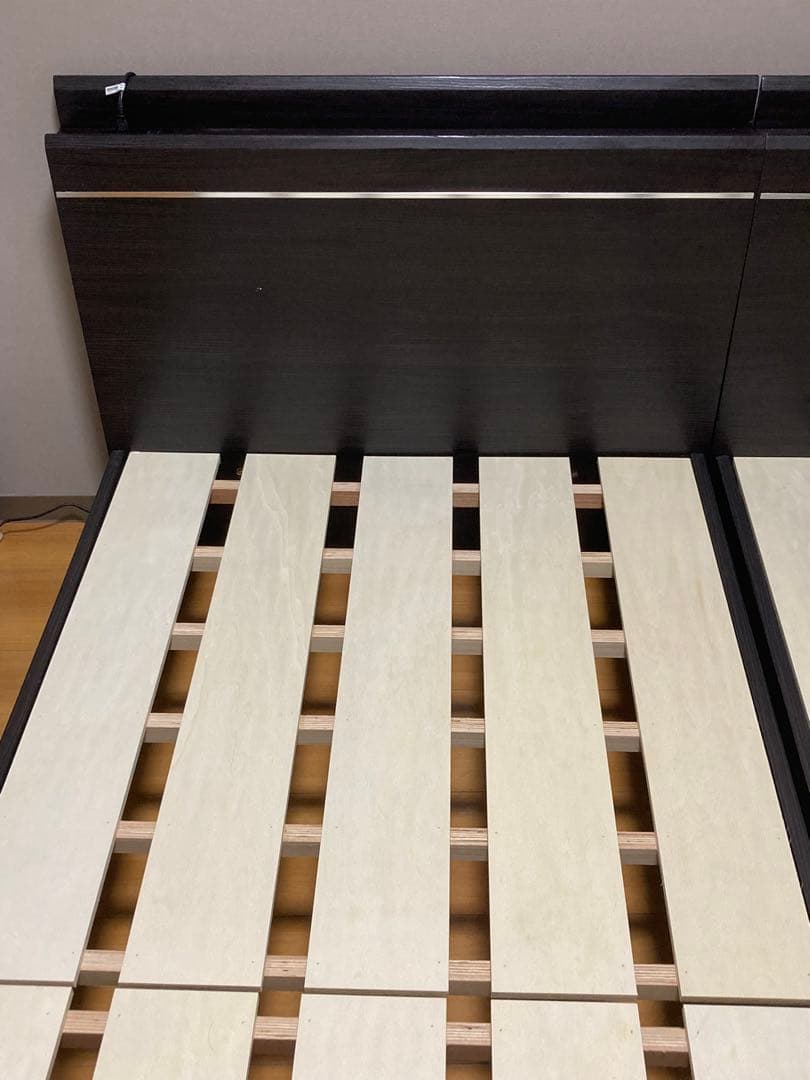 ①マナベインテリアハーツ　シングルベッドフレーム 木製スラット ダークブラウン