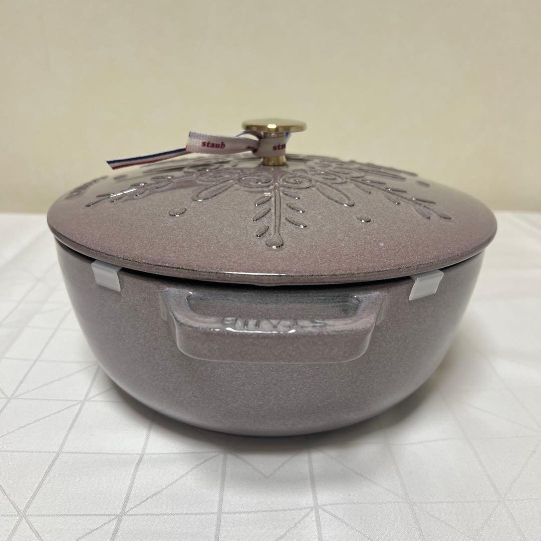 【新品未使用】STAUBストウブワナベ XL❄︎スノーフレーク❄︎24cm 真鍮ノブ