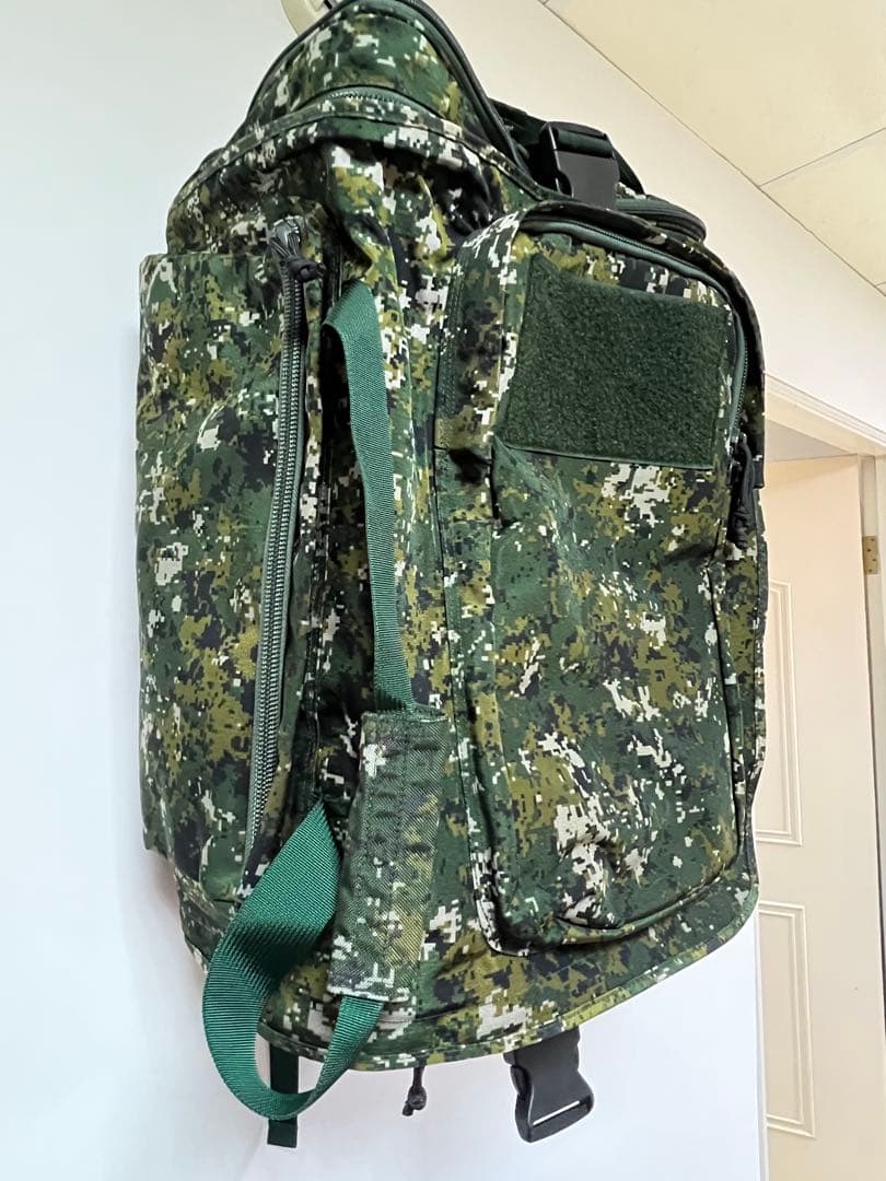 台湾（中華民国）陸軍 大型迷彩装備バッグ 官給品