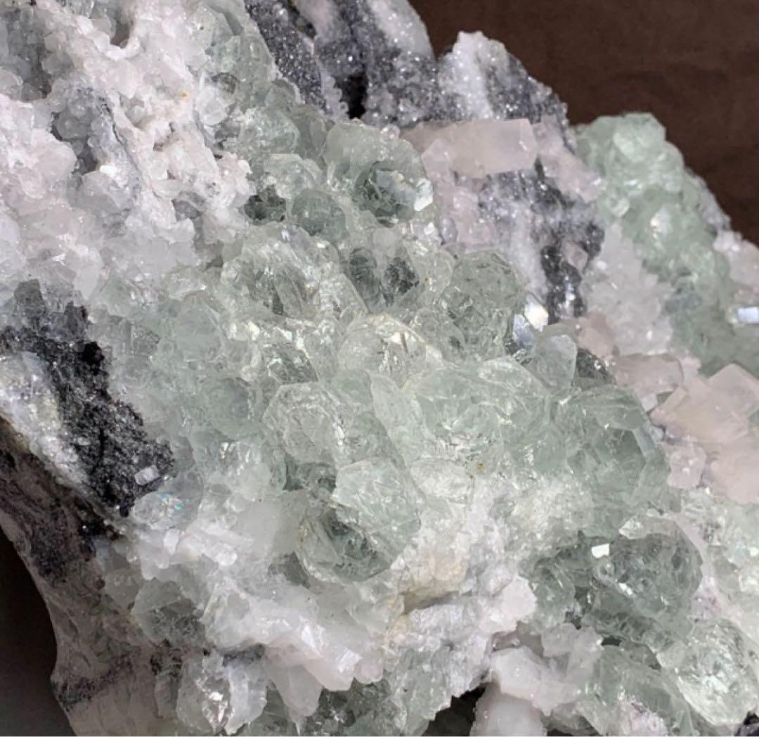 ALLSALE☆自然の神秘☆大型淡いグリーンフローライト原石クラスター