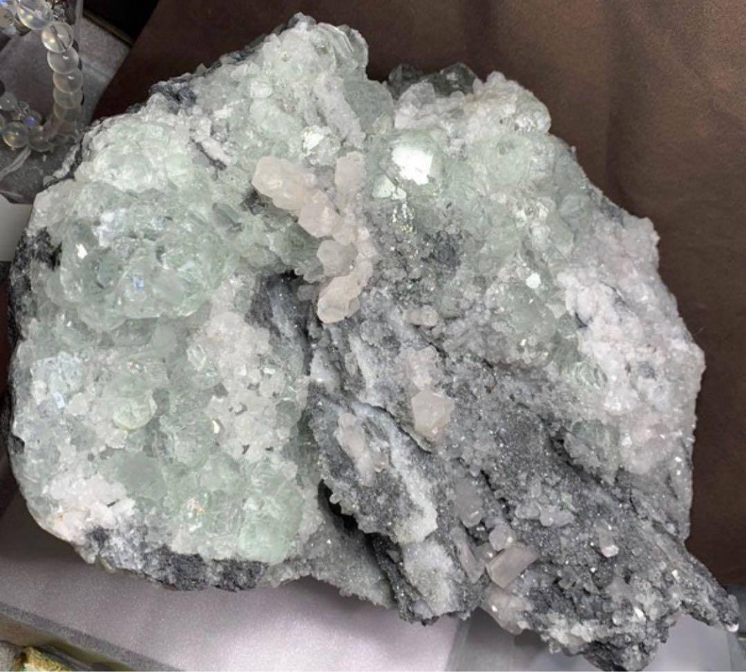 ALLSALE☆自然の神秘☆大型淡いグリーンフローライト原石クラスター