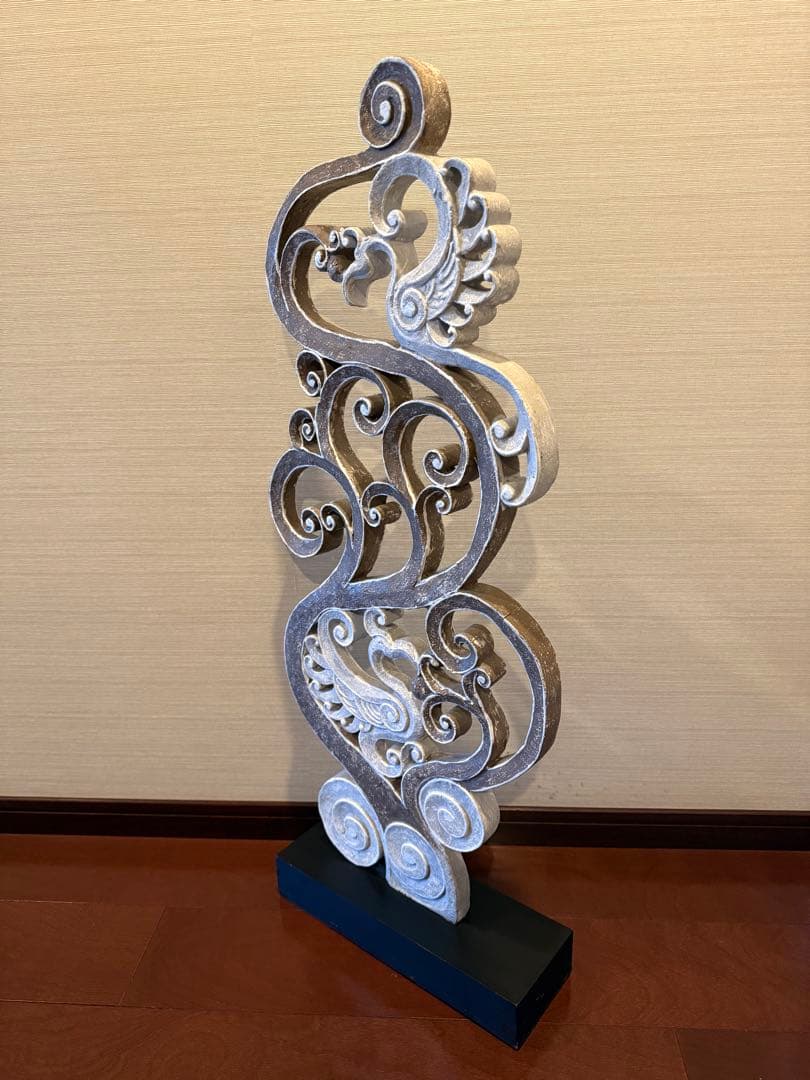 モダンアートスタイルの木製彫刻 インドネシア製