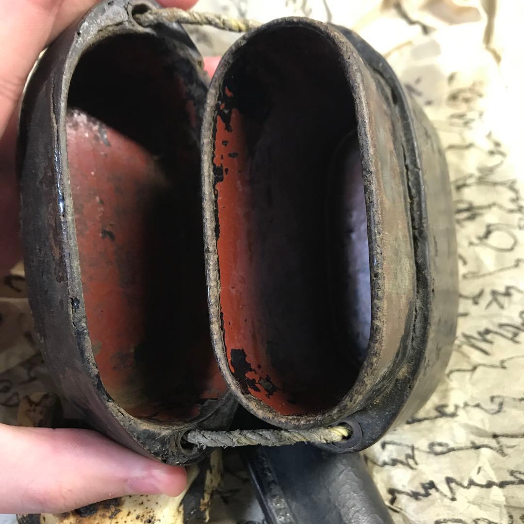 獣牙 根付 呪物 ニホンオオカミ 熊 煙草入れ キセル 漆 緒締め 玉