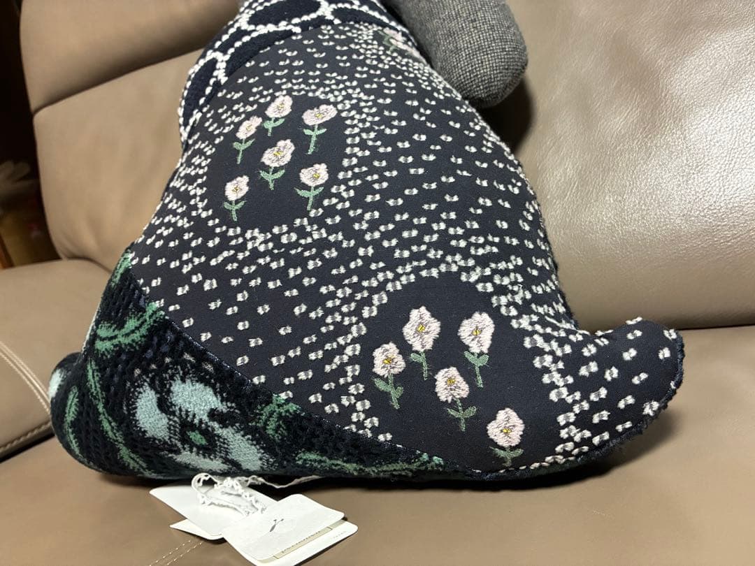 ミナペルホネン　2025 うさぎクッション　未使用品　バラッド　タンバリン