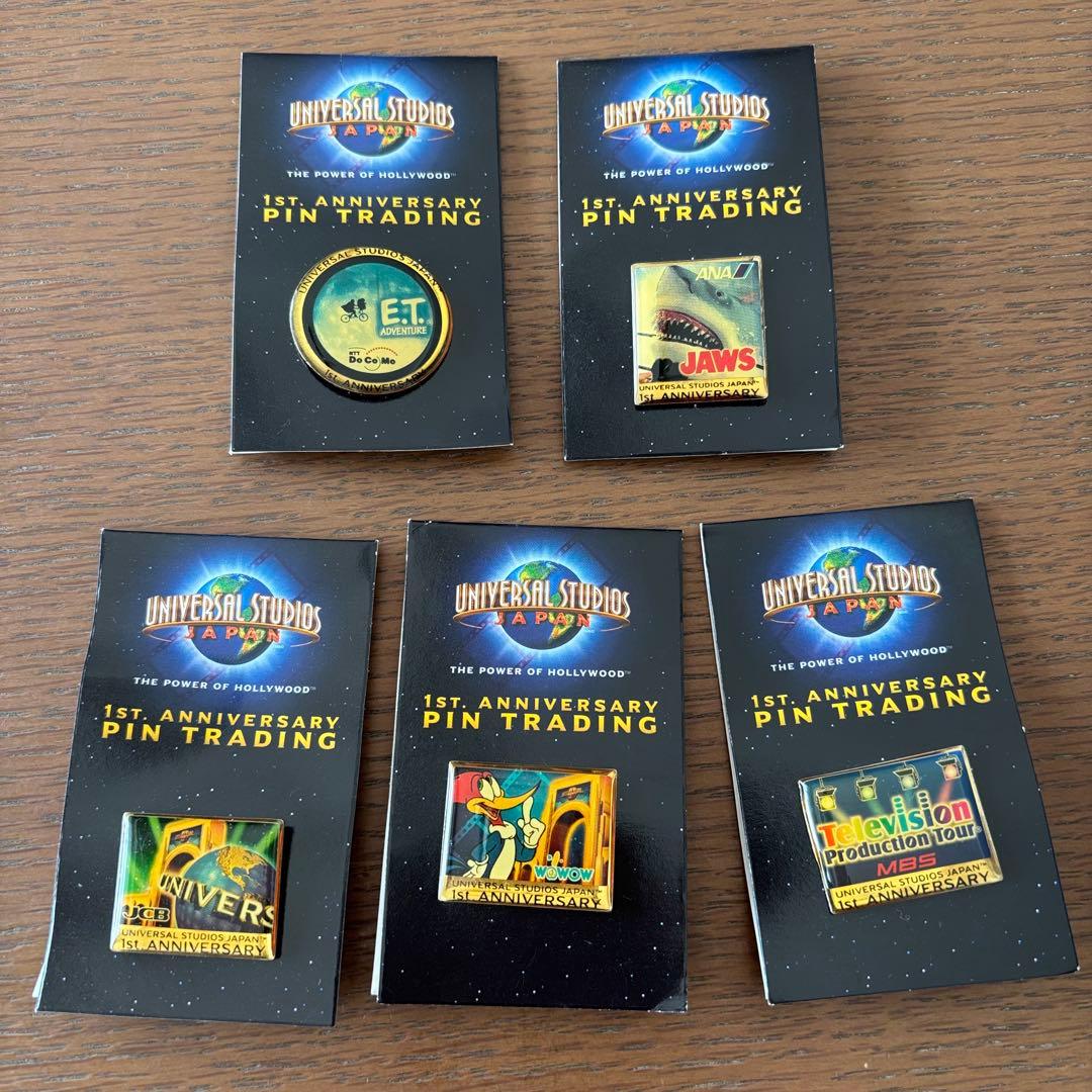 ユニバーサルスタジオ 1周年記念ピンバッジ 5個セット - メルカリ