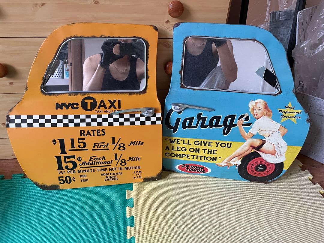 鏡　　NYCタクシー デザイン