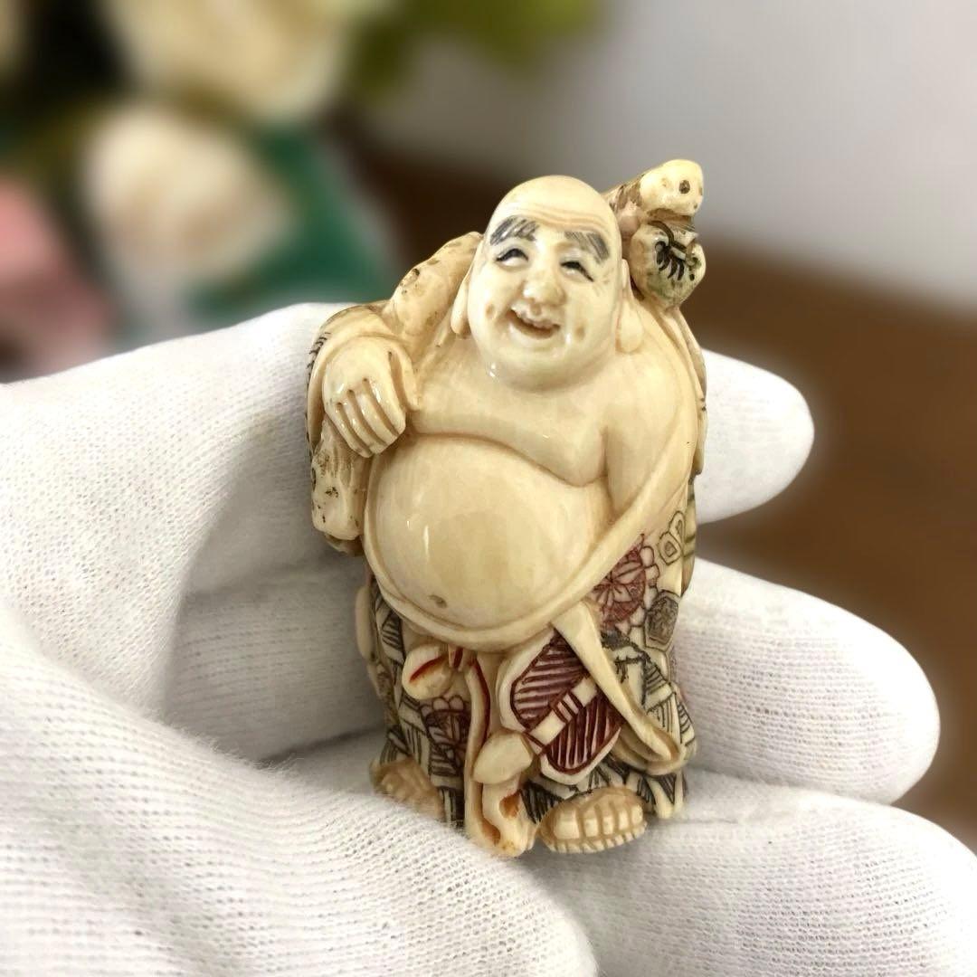 布袋様の根付けです。