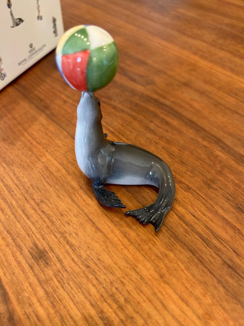 ロイヤルコペンハーゲン　ミニサーカスコレクション　フィギュリン　アシカとボール