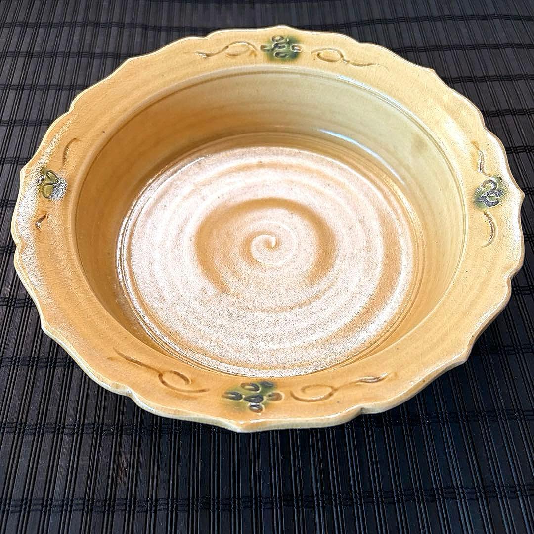 【未使用保管品】黄瀬戸焼 郷之窯 【水野健二】作 輪花銅羅鉢 菓子鉢 大鉢盛鉢