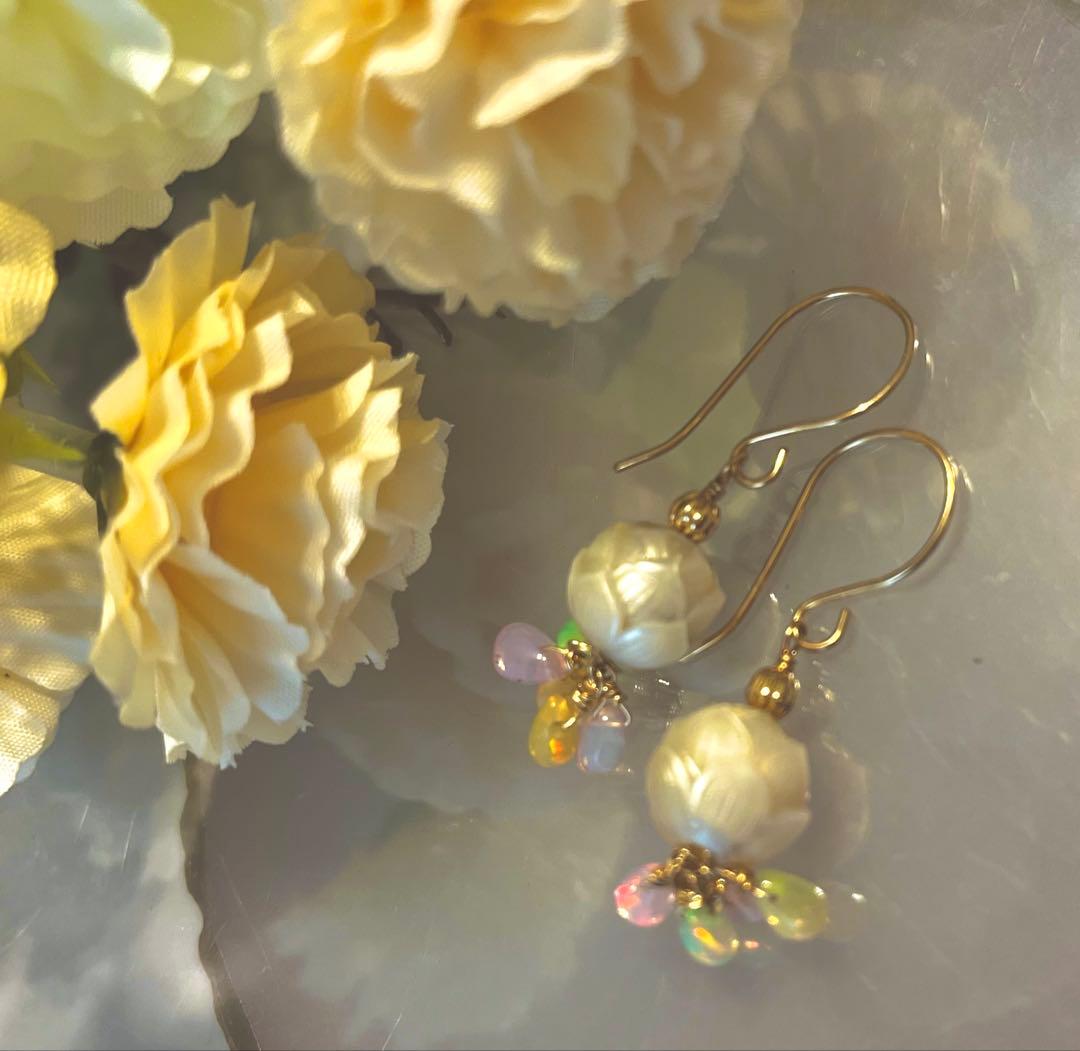 SALE☆14kgf白蝶真珠蓮カービングピアス