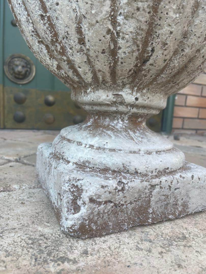 ギリシャ風植木鉢 長さ43cm、材質：コンクリート