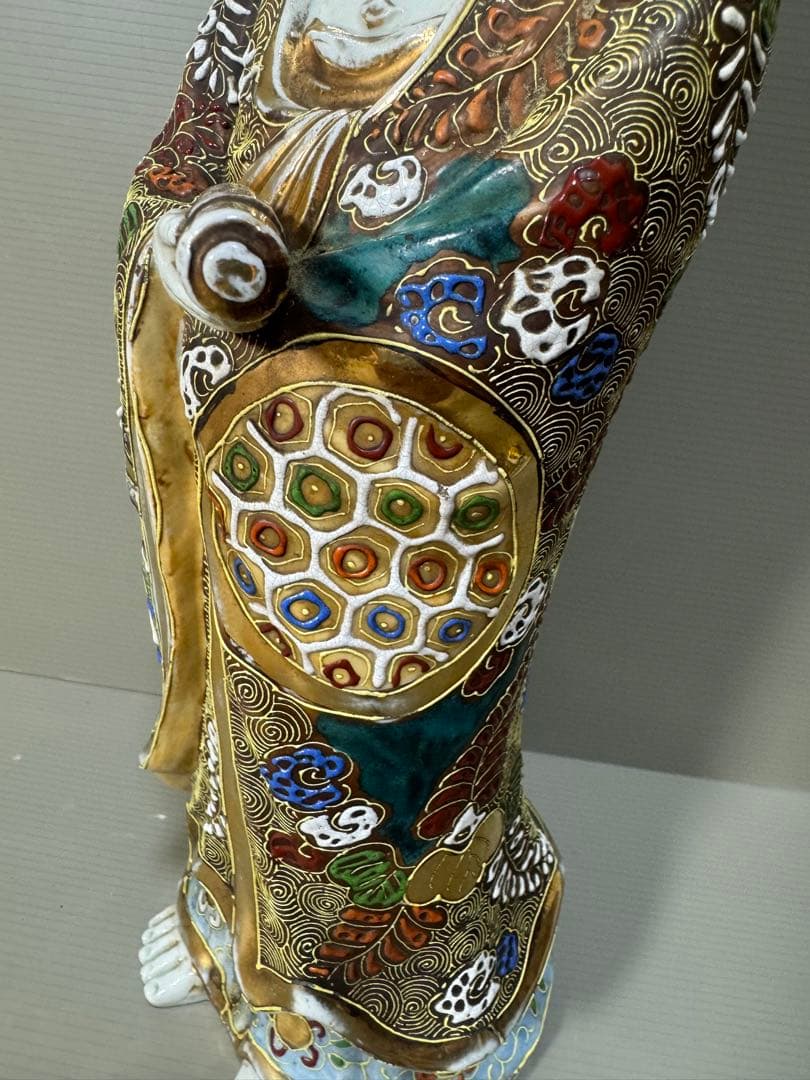 2308 九谷焼 観音菩薩像 仏像 色絵金彩 置物 - メルカリ