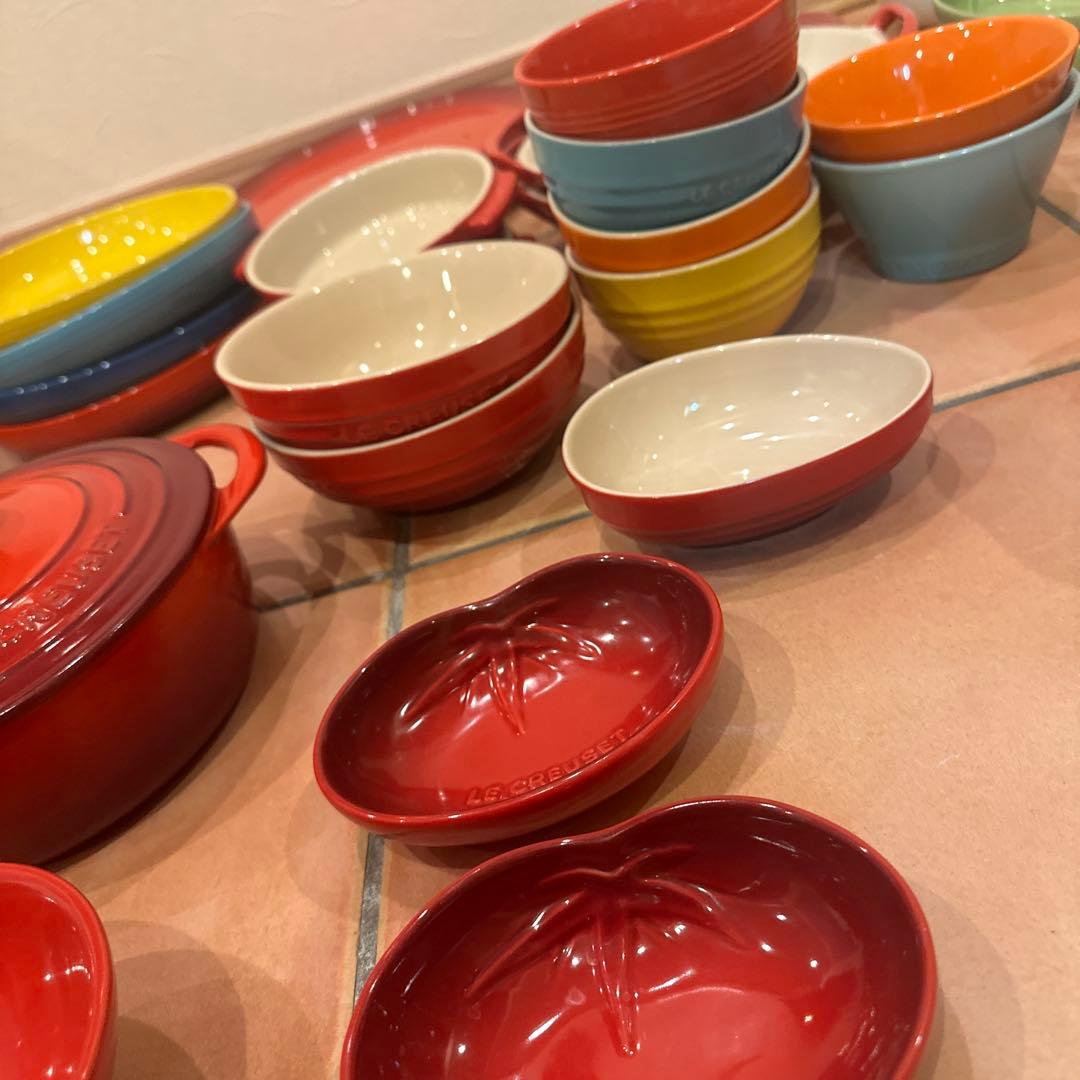 お鍋＋44皿＋お花の2段お菓子入れ　Le Creuset お鍋　食器セット