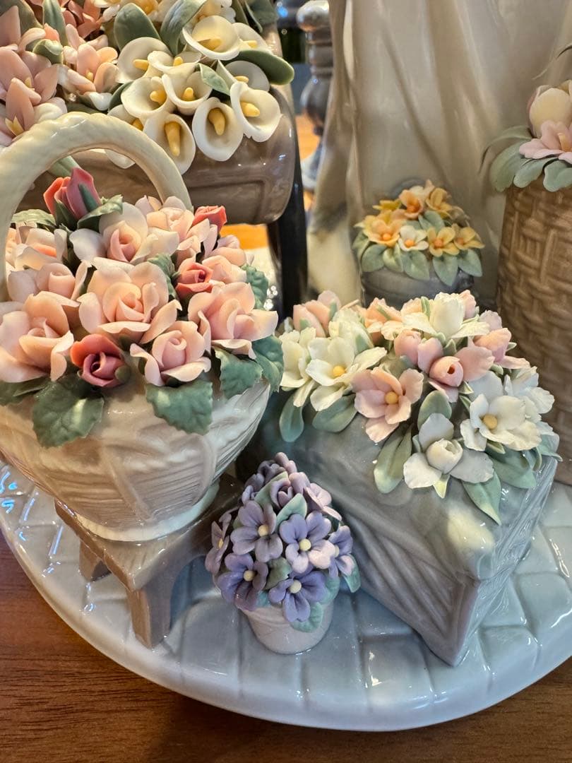 現行定価88.6万円】リヤドロ 花の街角 LLADRO 6809 ハイクラス - メルカリ